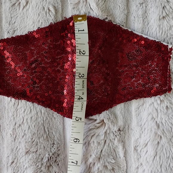 2-pack Besties Queen ruby red sparkle face masks - Picture 4 of 6